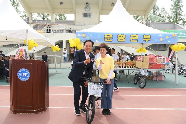 ▲ 한국자유총연맹 오산시지회, '제36회 어린이 자전거 달리기 대회' 성황리 개최